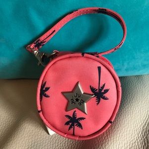 Jujube Palm Beach. Paci Pod